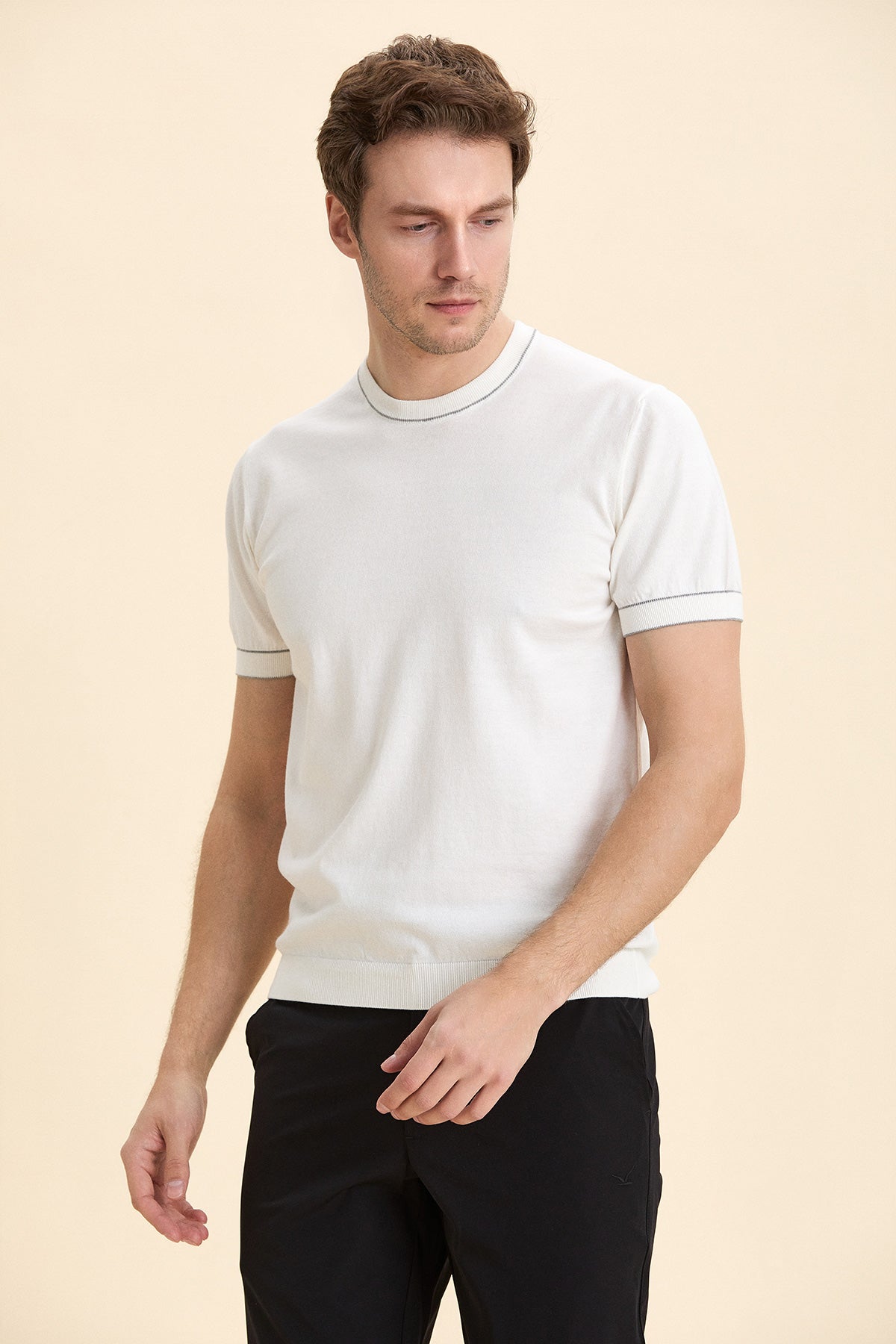 Off White Crew Neck Short Sleeve Knitwear