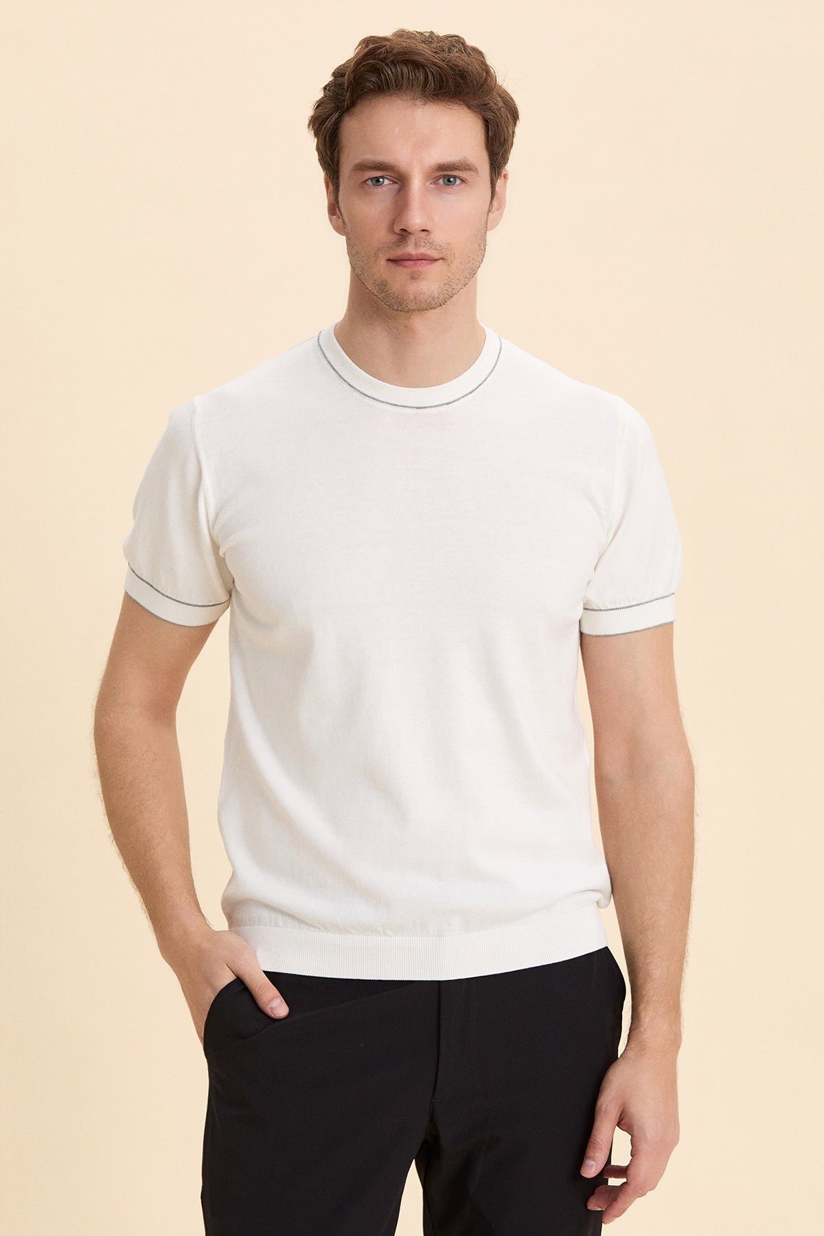 Off White Crew Neck Short Sleeve Knitwear